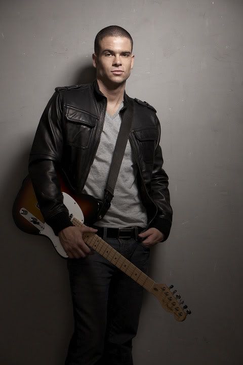 smart open minded people famous people mark salling wee obsession smart open minded people famous people mark salling wee obsession