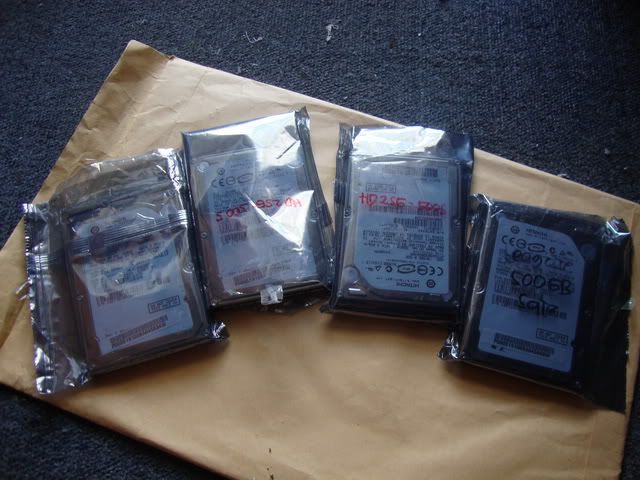 HDD 2.5 " hitachi 320GB new copotan toshiba L645 (never used).