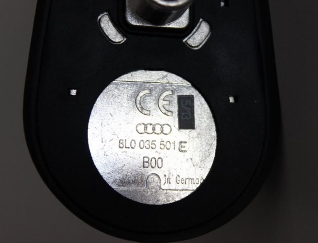 Audi A3 A4 A6 Antenna aerial for GPS / phone / radio 8L0035501E GENUINE