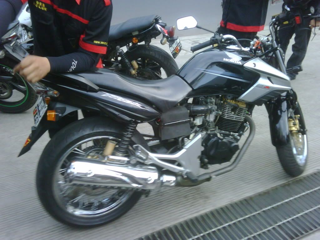 Download Koleksi Modifikasi Motor Tiger 2004 Terupdate Velgy Motor
