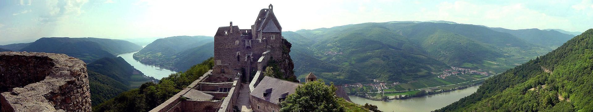 Aggstein_Castle_2.jpg