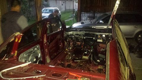 13237616_887341631395357_154713549384942