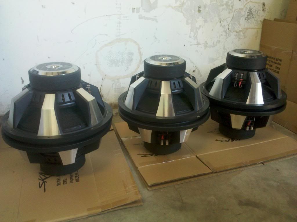 FS (6) Addictive Audio V2 15" D4 600 Watt Subwoofers For Sale Car
