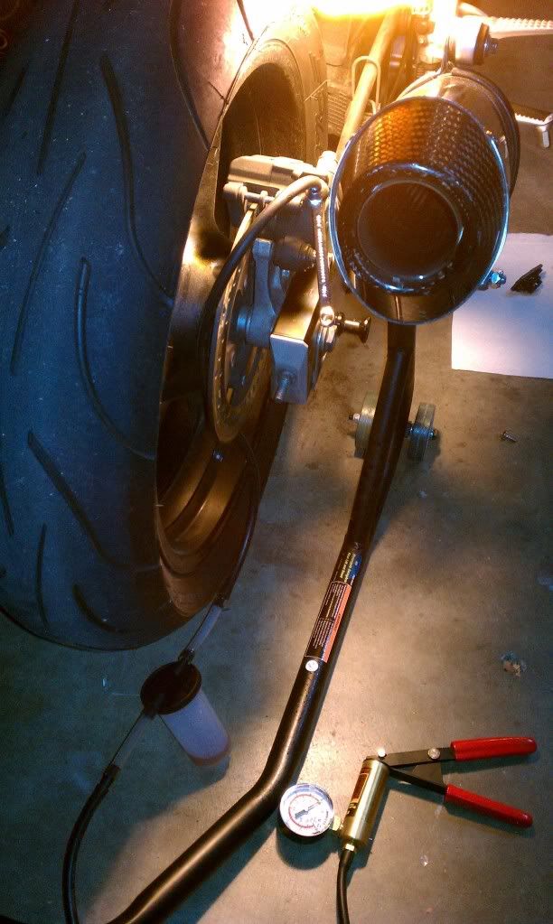 Front brake upgrade 4pot caliper rebuild + swap using SVRP adapter brackets Suzuki SV650